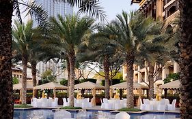 パレス ダウンタウン